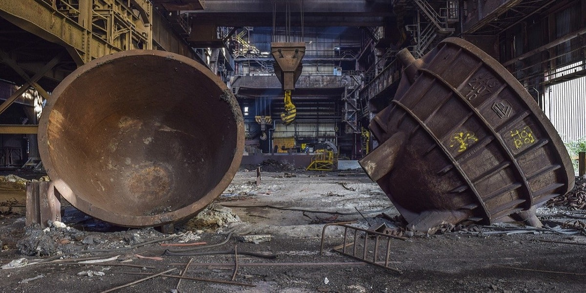 鋼鐵廠鋼渣桶爐渣車運輸作業安全研究-藉由風險評估技術結合工作安全分析JSA